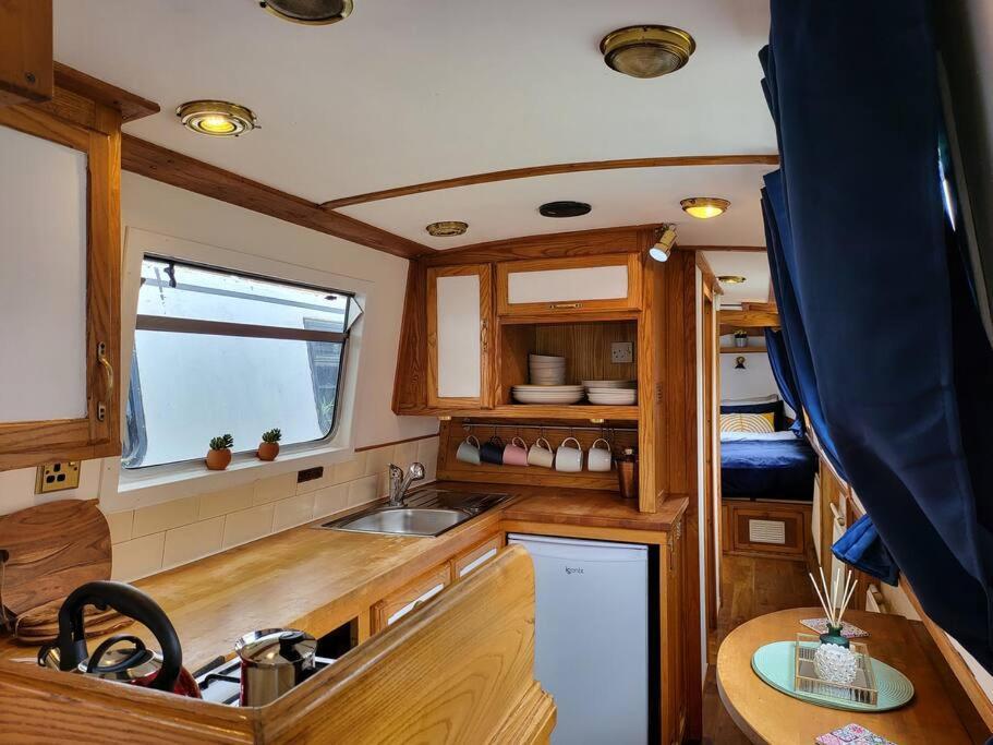 Cosy Canal Boat In Little Venice For Family & Friends Bateau-hôtel *
